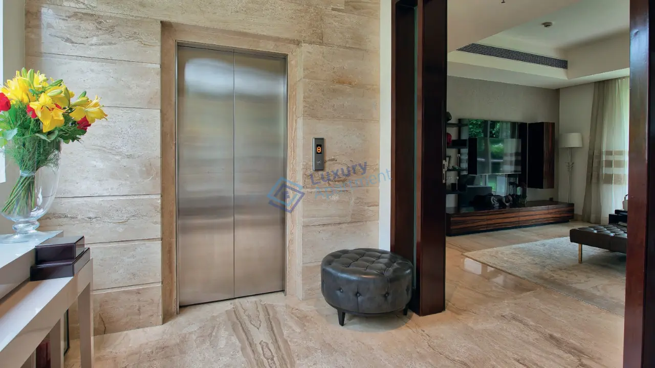mahindra luminare lift lobby